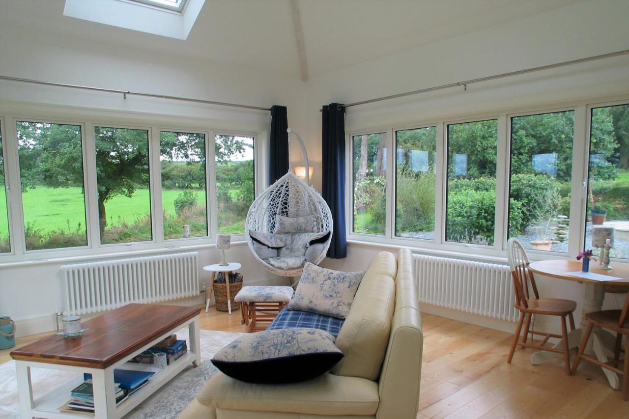 Saint Tudy Horsna Parc Retreat Bed & Breakfast エクステリア 写真