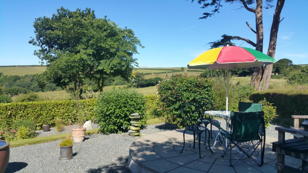 Saint Tudy Horsna Parc Retreat Bed & Breakfast エクステリア 写真