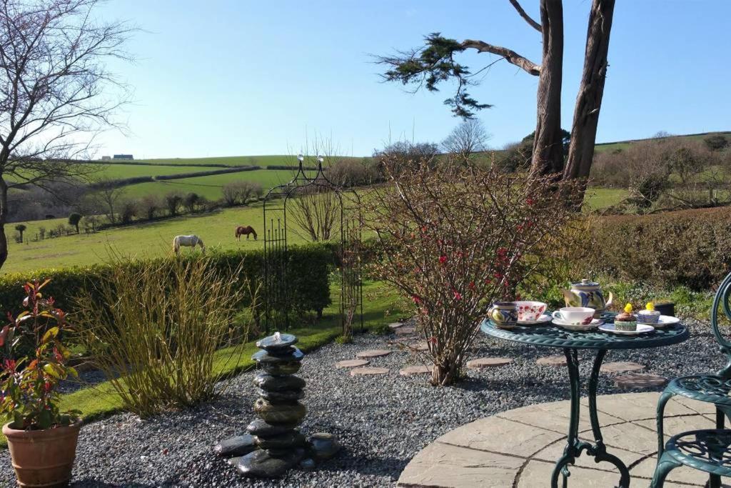 Saint Tudy Horsna Parc Retreat Bed & Breakfast エクステリア 写真